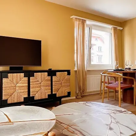 아파트 Central With Luxury Style & Netflix!
